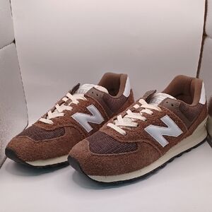 NEW New Balance 574 Unisex Sneakers Brown/Beige Size Mens 11 Womens 12.5 US